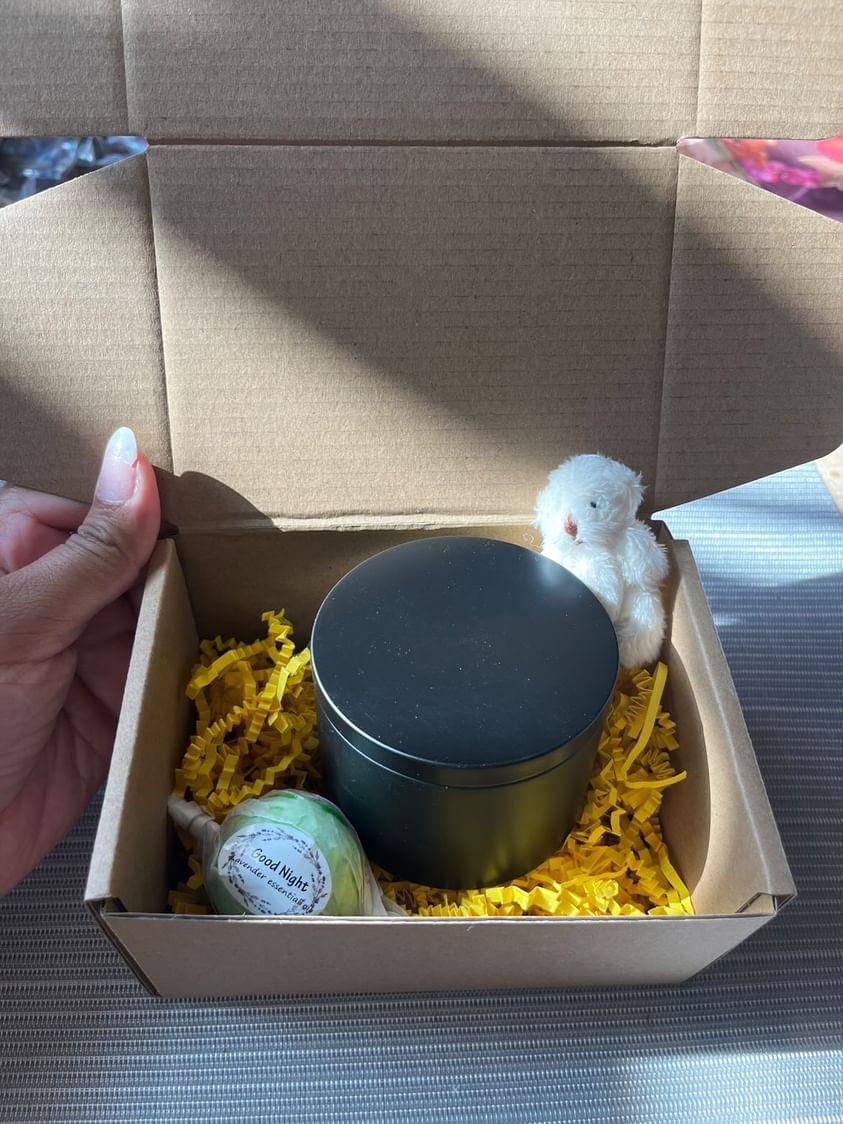CANDLE GIFT PACKAGE š¦